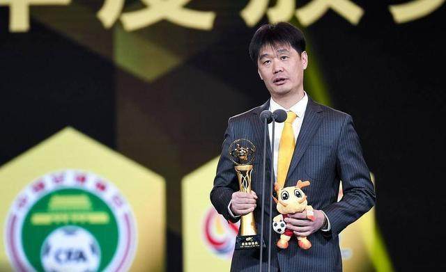2026世界杯直播-京媒：李霄鹏非过渡主帅 国足新教练组或中西合璧